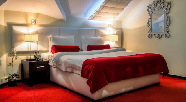 Полулюкс с балконом Hotel Central Sarajevo - Gym, Pool & Spa
