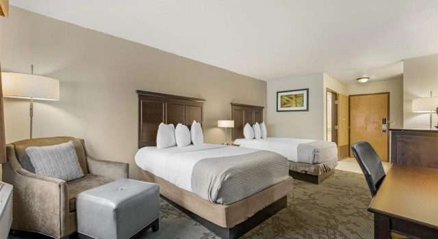Четырёхместный номер Standard Best Western Black Hills Lodge