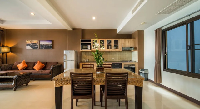 Люкс c 1 комнатой с балконом и с видом на море Kamala Beachfront Apartment