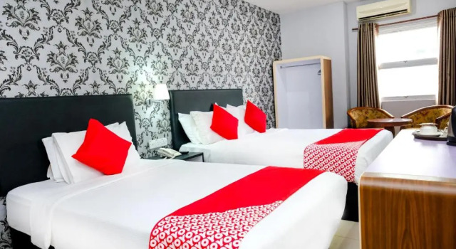 Люкс Superior OYO 546 Grand City Hotel