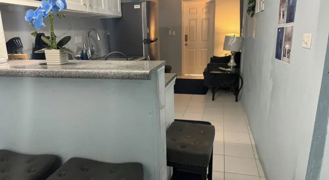 Апартаменты Standard Kozy Bahamas Getaway 25mins from Airport & USA Embassy