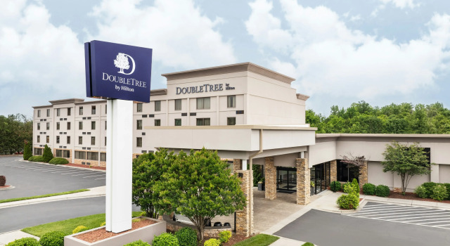 Doubletree By Hilton Greensboro Airport, Prenota Hotel Greensboro Carolina del Nord