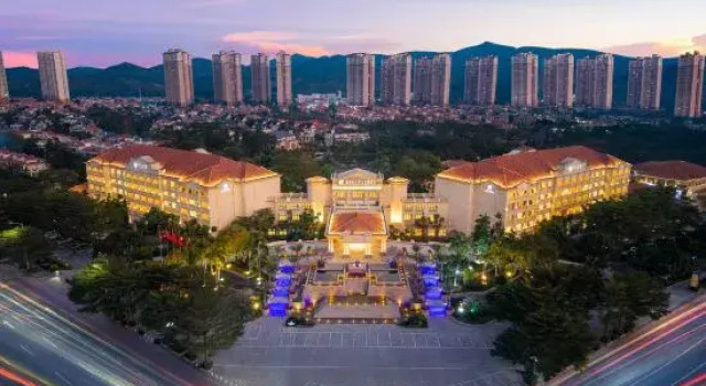 Grand New Century Hotel Dongjiang Huizhou, Boek Hotel Hotels in Guangdong met zwembad, Zwembad