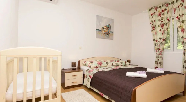 Апартаменты с балконом Apartment Petea