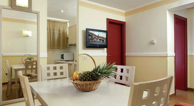Comfortable Apartment With Airconditioning, Near Sibenik, Забронировать Апартаменты/квартира Отели Шибеник с бассейном, рядом с Аквапарк Solaris, Бассейн