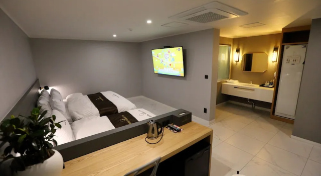 Suite Forest 701 Hotel