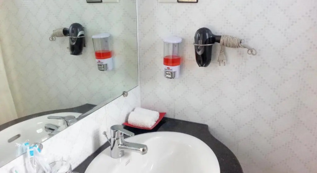 Номер Economy Grand Laurel Hotel