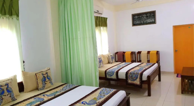 Четырёхместный номер Economy New Peacock Resort