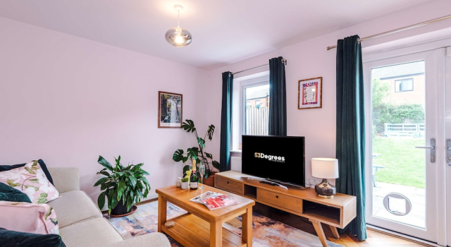 Spacious 2 Bed Perfect for Couples With Parking, Rezervasyon Tatil Evi Merseyside villalar, Villa