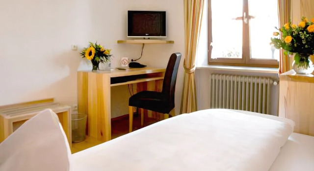 Boardinghouse Wadenspanner, Reserva ahora Hotel Hoteles en Baja Baviera con desayuno, Desayunos