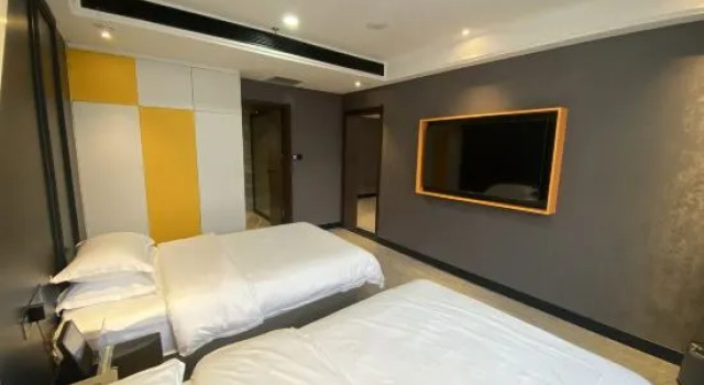 Люкс Luxury Hengyi Hotel (Railway Station Store of Dashu Camp, Renmin East Road, Kunming)