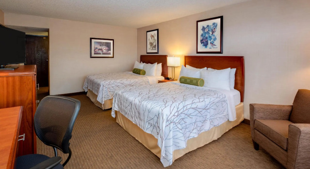 Четырёхместный номер Standard Best Western Plus Executive Inn
