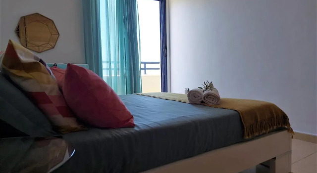 Duplex with sea views, garden and terrace, Забронировать Отель Отели Санта-Крус-де-Тенерифе с парковкой, Парковка