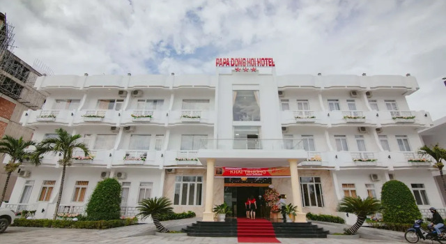 Papa Dong Hoi Hotel, Забронировать Отель Отели Донгхой с парковкой, Парковка