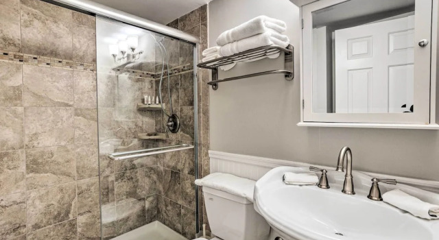 Апартаменты Jupiter Condo w/ Pool Access, Walk to Beach!