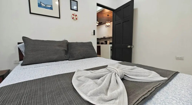 AJ House & Suites