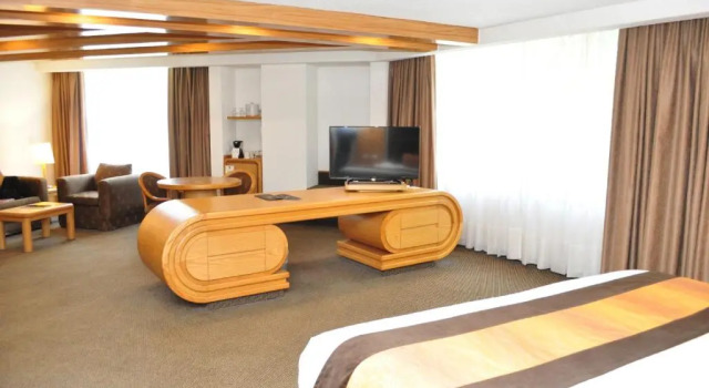Полулюкс Royal Pedregal