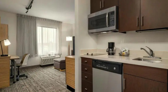Двухместный люкс TownePlace Suites by Marriott Alexandria