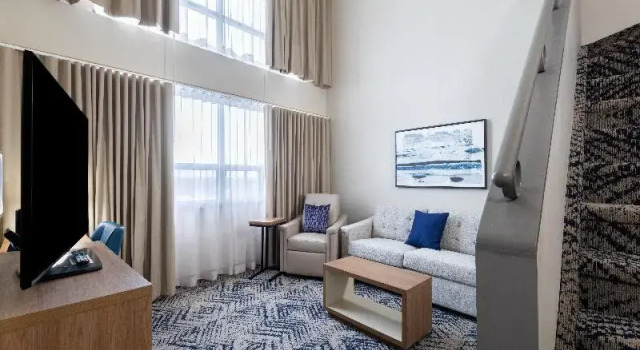 Люкс Holiday Inn Hotel & Suites London by IHG