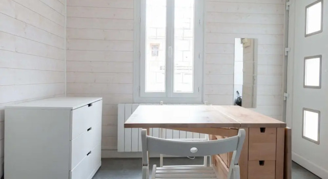 Charming Bright Studio at the Gates of Paris