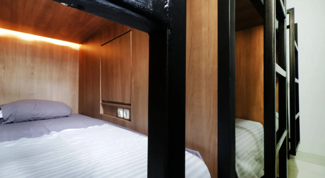 Cápsula Estándar Olivers Guest House