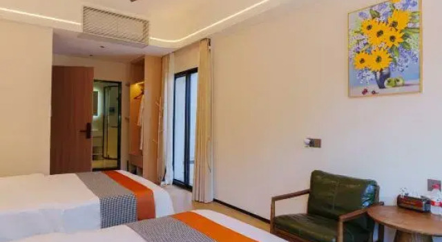 Люкс Luxury с балконом Qinghuan Villa (East Coast High-speed Railway Station)