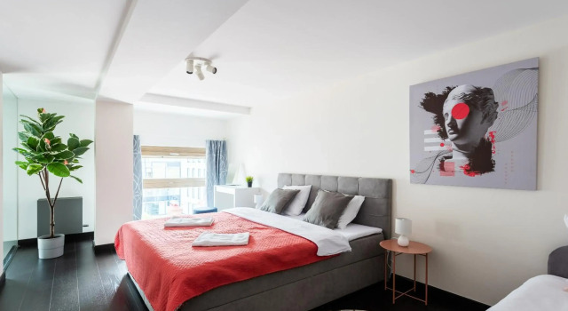 Stylish duplex Apartment in city center, Boek Appartement Praag Tsjechië, in de buurt van SaSaZu