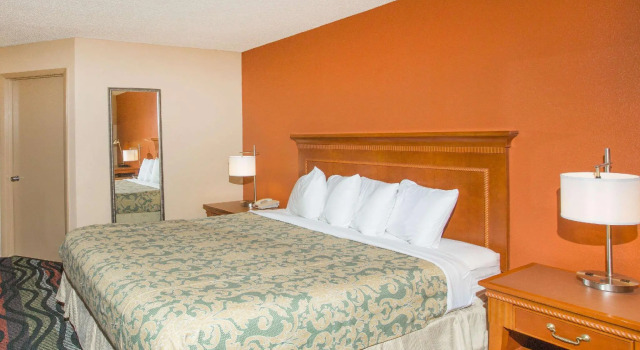 Двухместный номер Standard Super 8 by Wyndham Myrtle Beach/Market Common Area