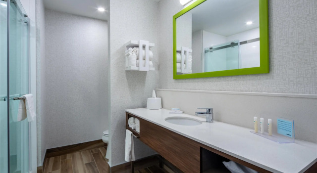 Номер Standard Hampton Inn & Suites Edmonton St. Albert, Ab