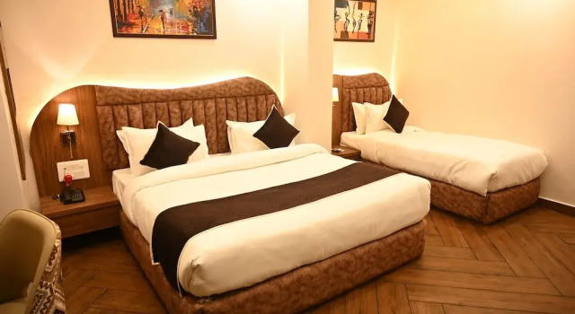 Номер Deluxe The Regal Crown By Ritya Hotels