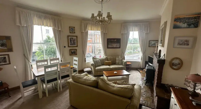 4-beds, Sleeps 8, Sea View & Pet Friendly