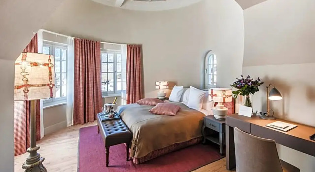 Номер Standard с видом на окрестности Le Grand Bellevue