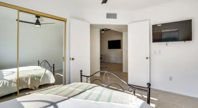 Pet-friendly Palm Desert Retreat: Golf Course View