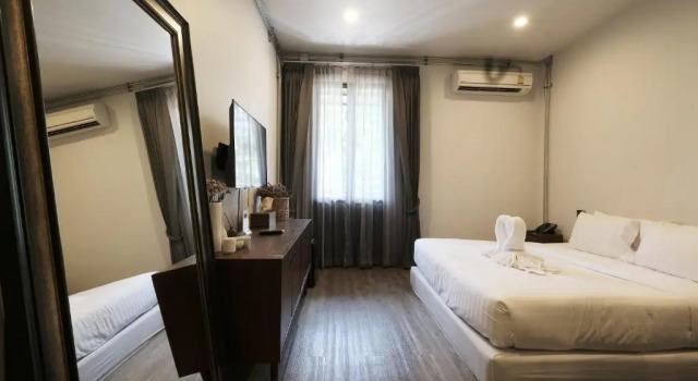 Двухместный номер Deluxe с балконом Iron32 Hotel