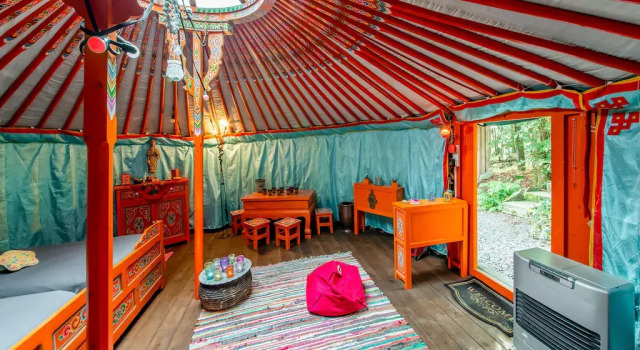 Lively Holiday Home with Garden, Barbecue, Garden Furniture
