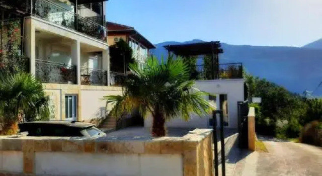 Apartments Oktopus, Book Apartment Sutomore Bar County