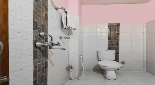 Номер Standard OYO 60859 Hotel C K International