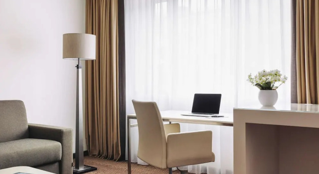 Suite junior doble Pullman Berlin Schweizerhof
