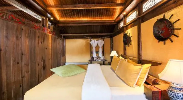 Семейный люкс Deluxe Lijiang Huifeng Hotel