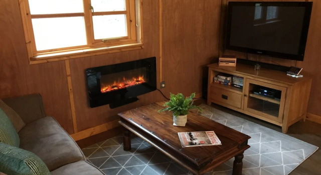 The Log Cabin, Забронировать Отель Глостер Котсуолд, рядом с Gloucester Guildhall