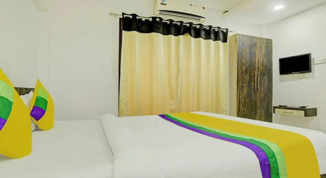 Treebo Trip Utsav Suites, Забронировать Отель Отели Индаура с парковкой, Парковка