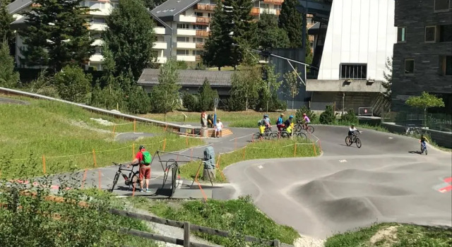 Апартаменты Ferienwohnung Laax mit Traumblick, großem Balkon und Terrasse