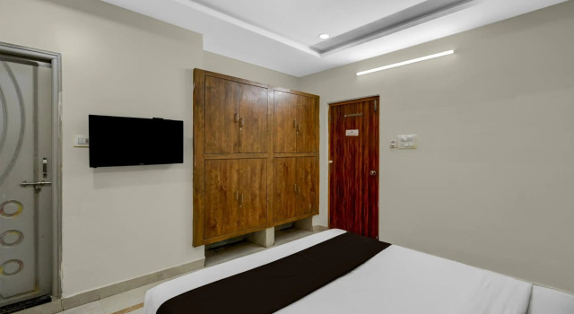 Super OYO Capital O 91547 Srinika Inn, Rezerwuj Hotel Gachibowli 