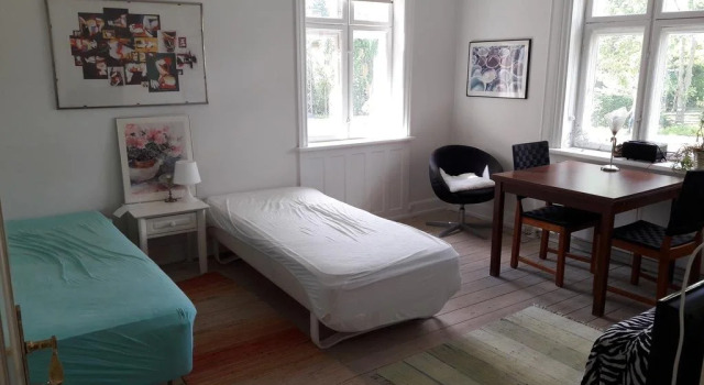 Linda's Bed & Shower Copenhagen, Забронировать Отель Копенгаген Остров Зеландия, рядом с Ванлёсе