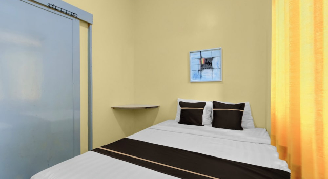 Трёхместный семейный люкс OYO 95136 Jec Plumbon Homestay Syariah