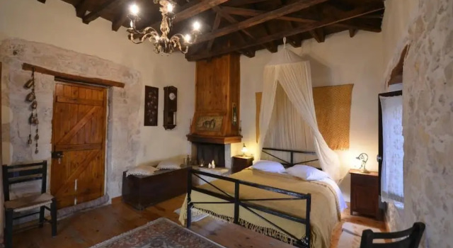 Студия Classic Troullos Traditional Homes