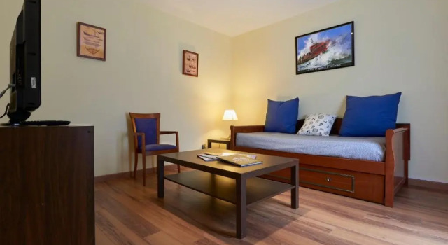Семейный номер Standard Hotel / Restaurante LA PEPA
