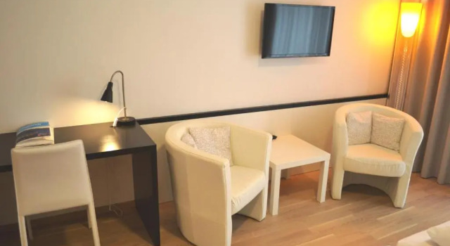 Трёхместный номер Comfort City-Hotel