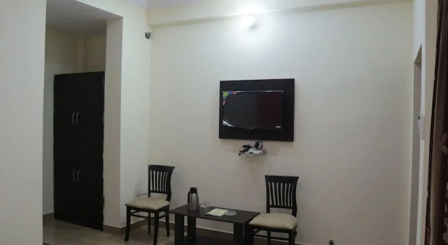 Royal Zayka Hotel & Restaurant, Забронировать Отель Отели штата Раджастхана с парковкой, Парковка