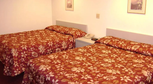 Четырёхместный номер Standard Edgewick Inn